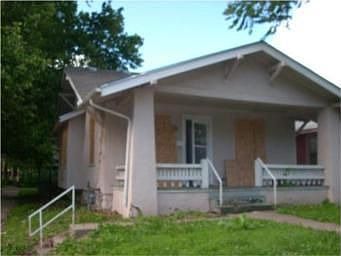 1st image of 2653 E 8th St