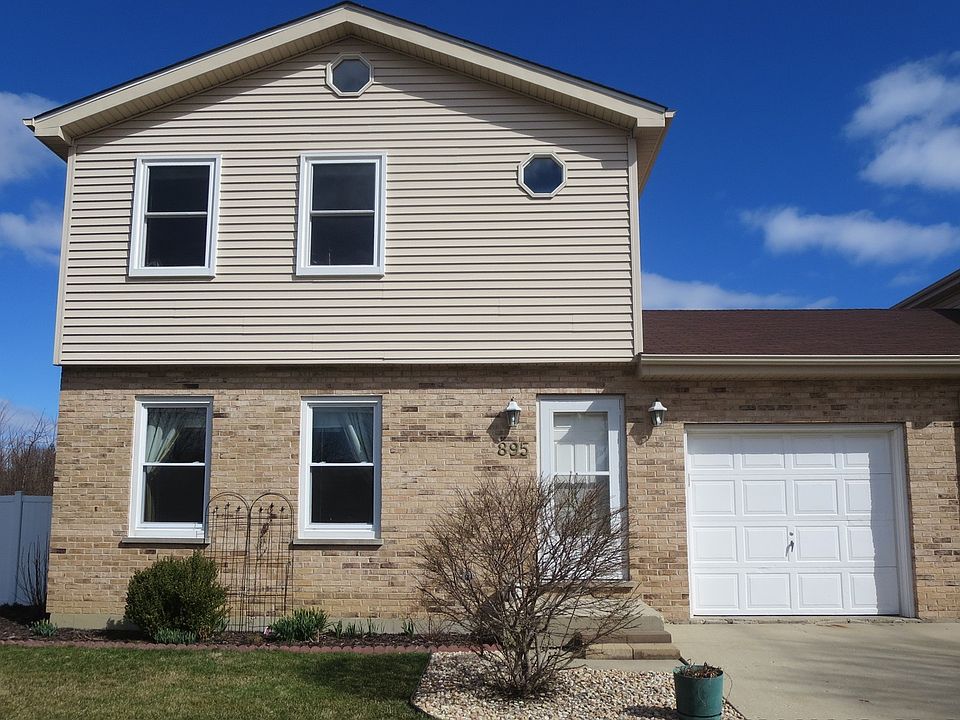 1st image of 895 Glenlake Dr