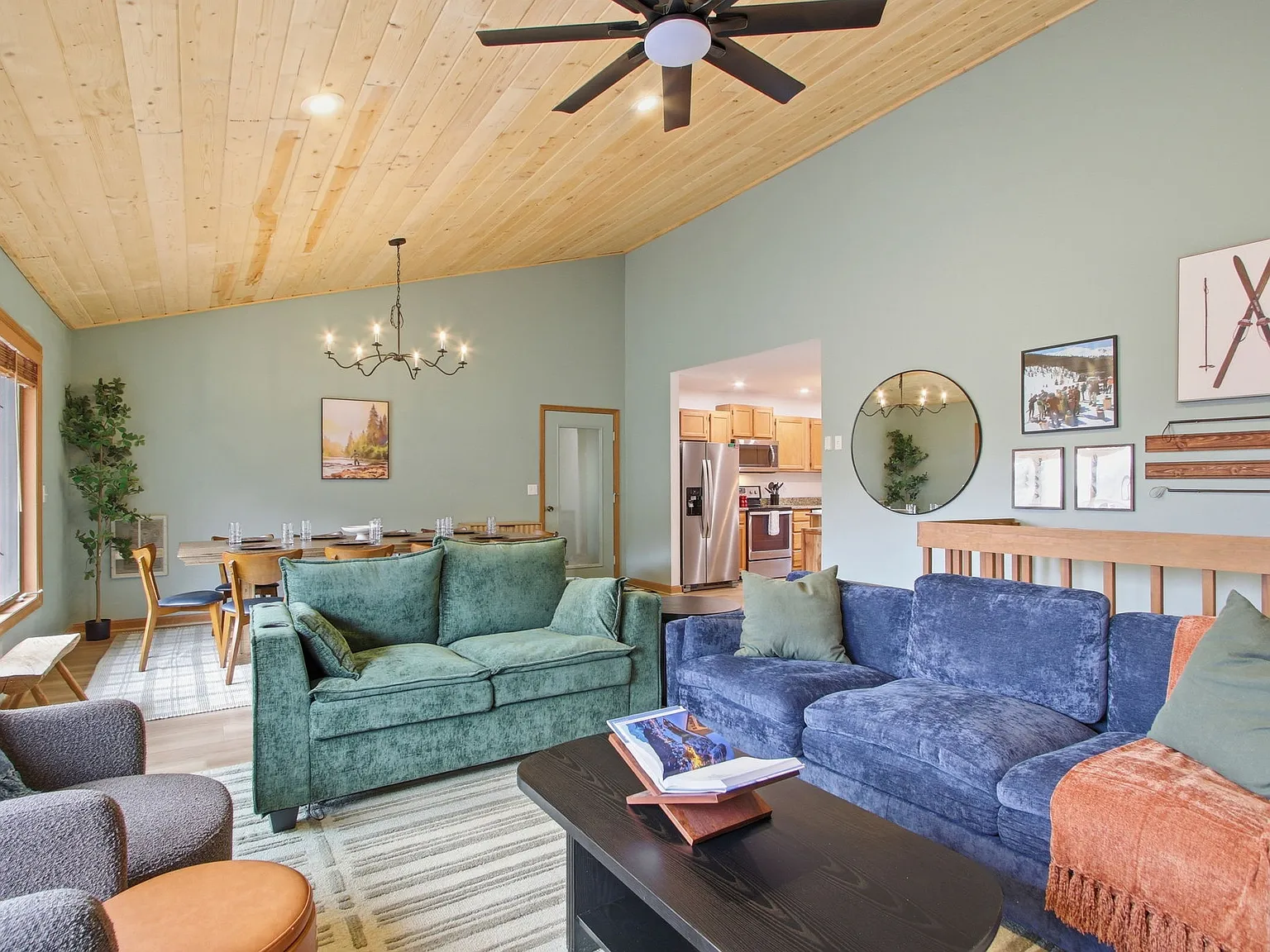 4 bed, 2.5 bath, 1848 sqft, $2,950 — Photo 3