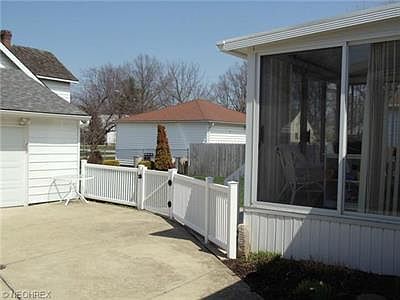 2nd image of 27697 Parkwood Dr