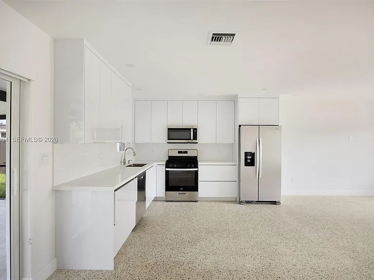 10340 SW 157th St — Photo 5