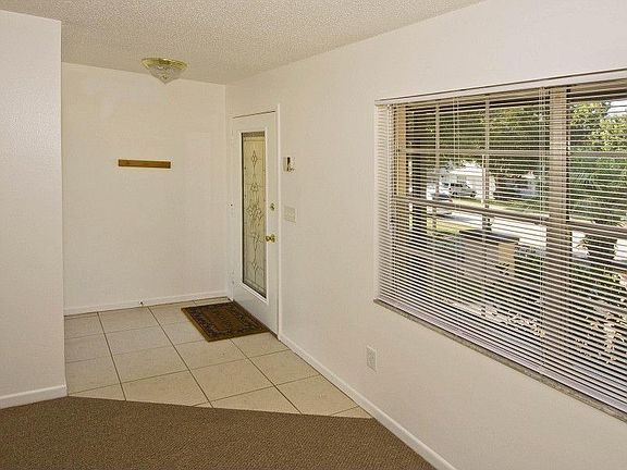3rd image of 375 Travino Ave