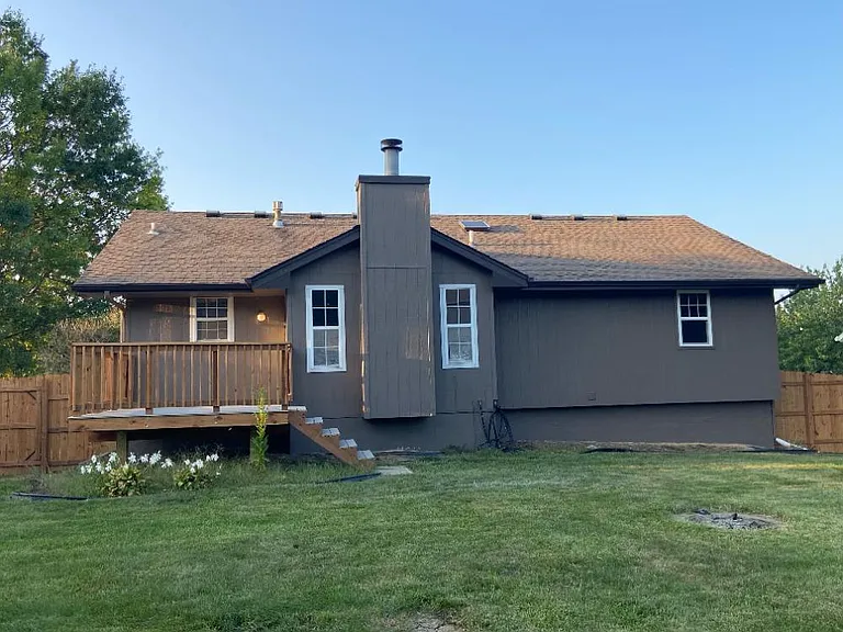 1725 NE Patterson Dr — Photo 2