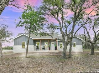 128 Nott Branch Rd, Harper, TX 78631