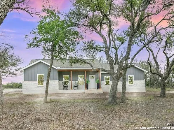 128 Nott Branch Rd, Harper, TX 78631