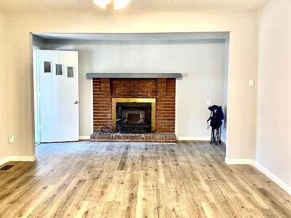 5th image of 714 Euclid St