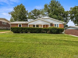 3985 Fairway Dr, Florissant, MO 63033