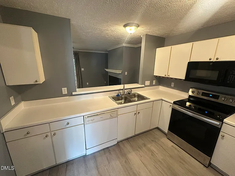 320 Bubble Creek Ct #7 — Photo 11
