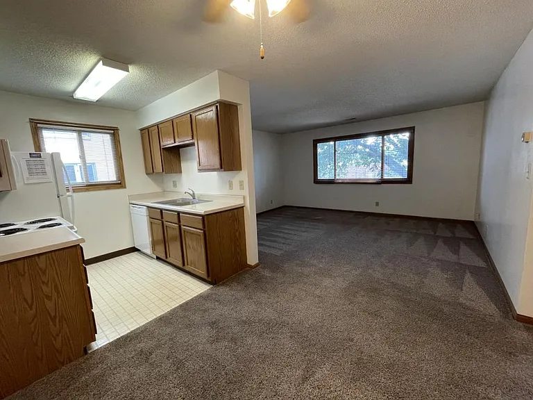 1027 H St #8 — Photo 6