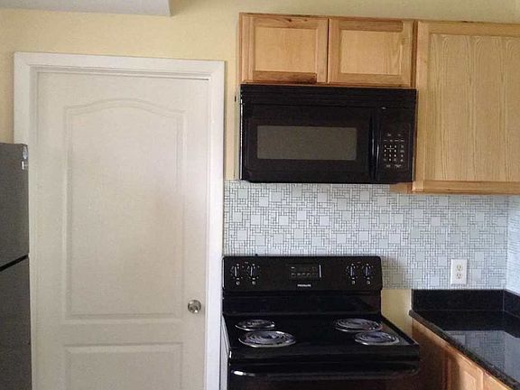 4th image of 800 Lucaya Dr