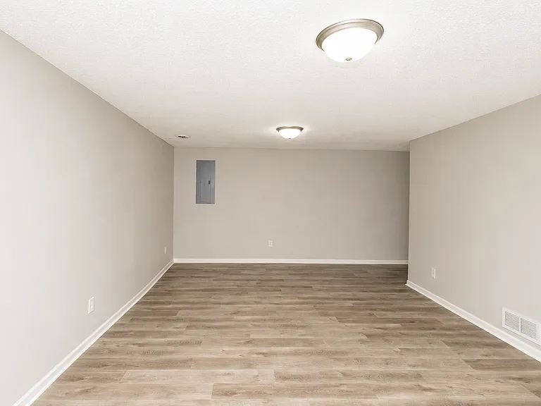 2331 Sheridan Ave N — Photo 9