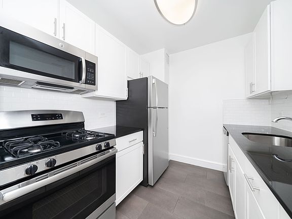 5th image of 140 Riverside Blvd APT 529