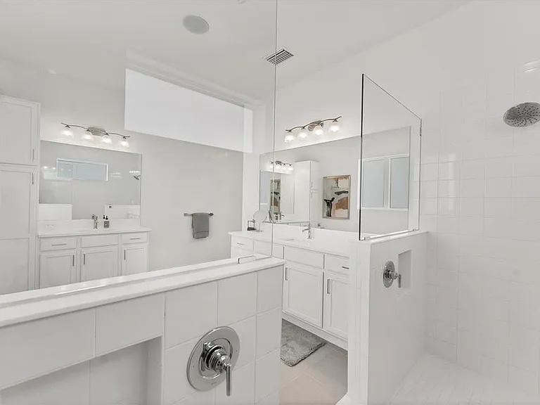 6028 Red Mangrove Ln — Photo 32