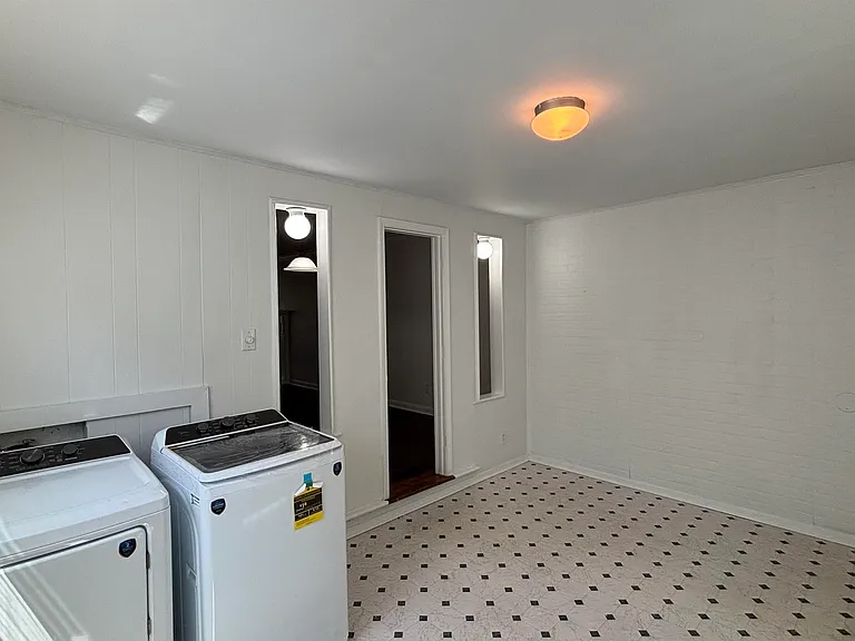 378 N Highland St — Photo 16