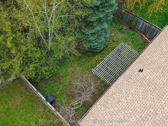 2nd image of 28 Bunty Ln