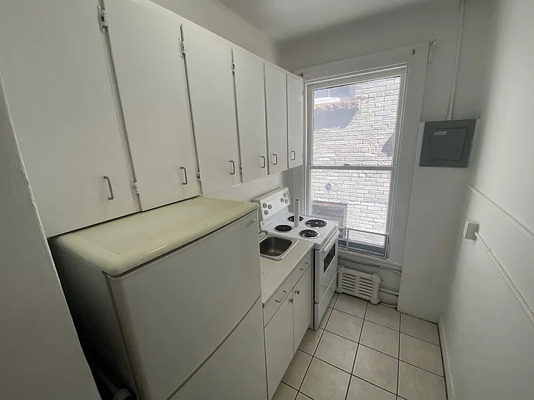 320 Cooper St #21 — Photo 6