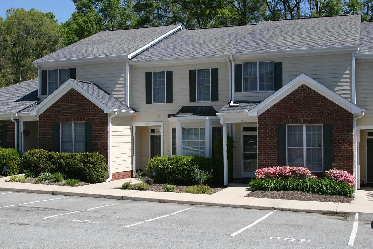 703 Teague Place — Photo 2