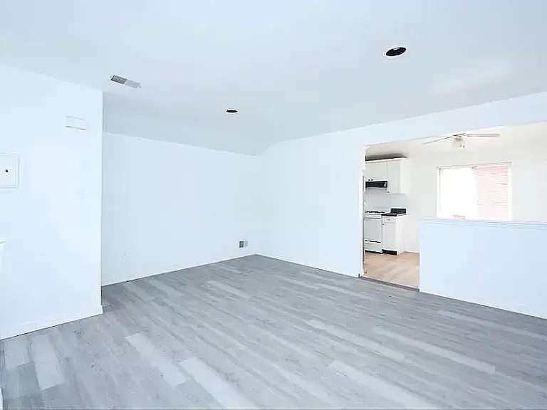 1312 Richmond Ave — Photo 4