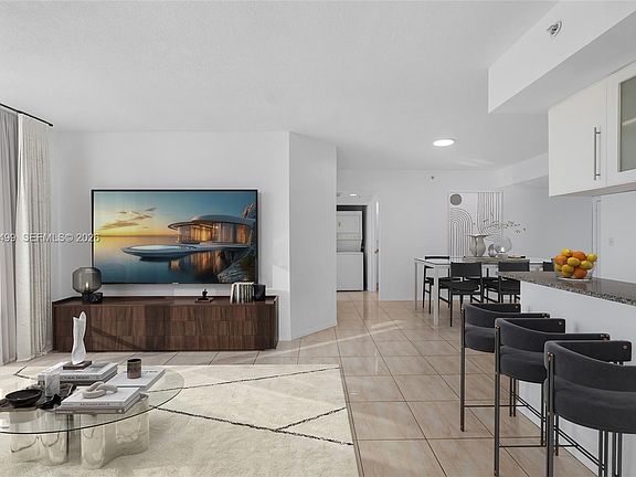4th image of 275 NE 18th St APT 1510