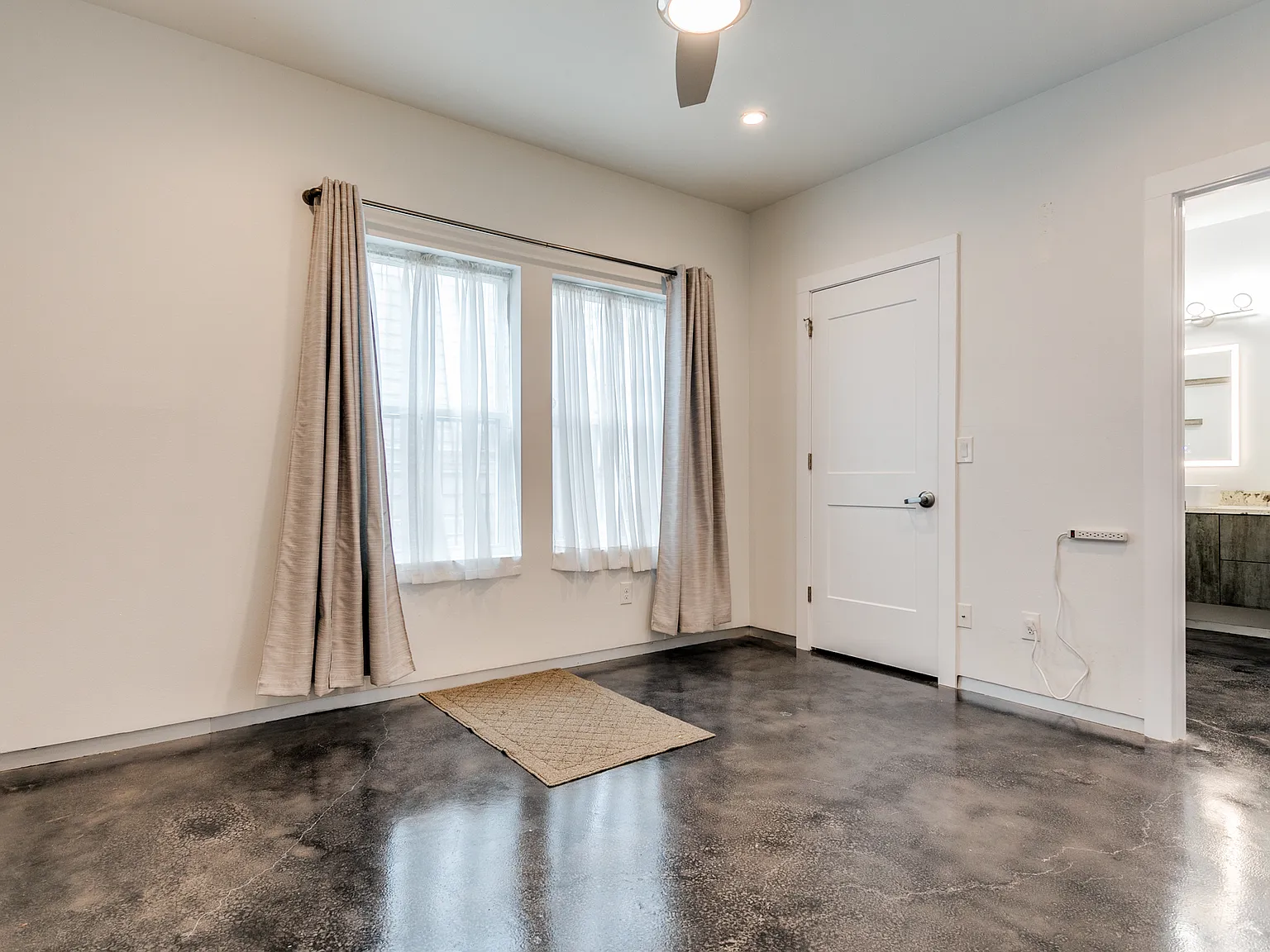 3 bed, 3.5 bath, 1700 sqft, $2,550 — Photo 4