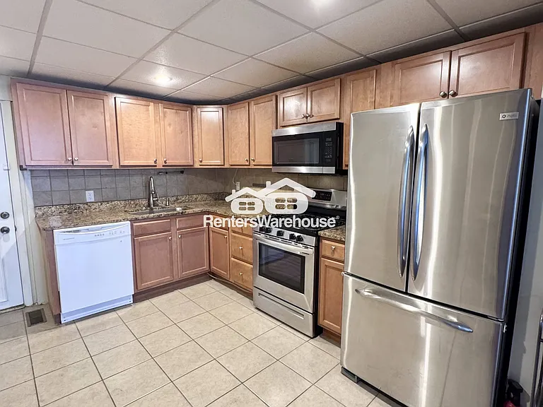 1516 Clarkson St — Photo 5