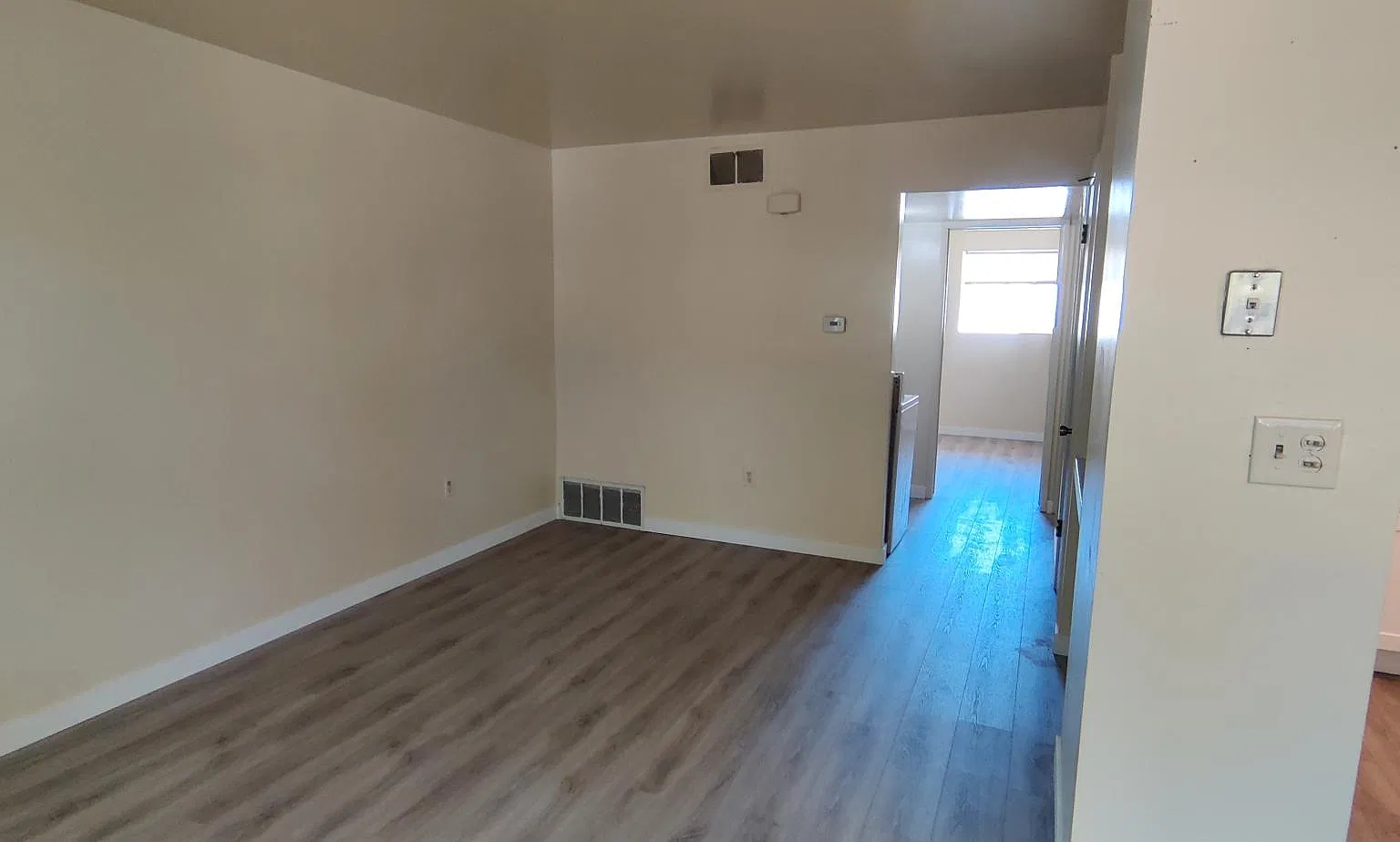 1 bed, 700 sqft, $1,095 — Photo 3