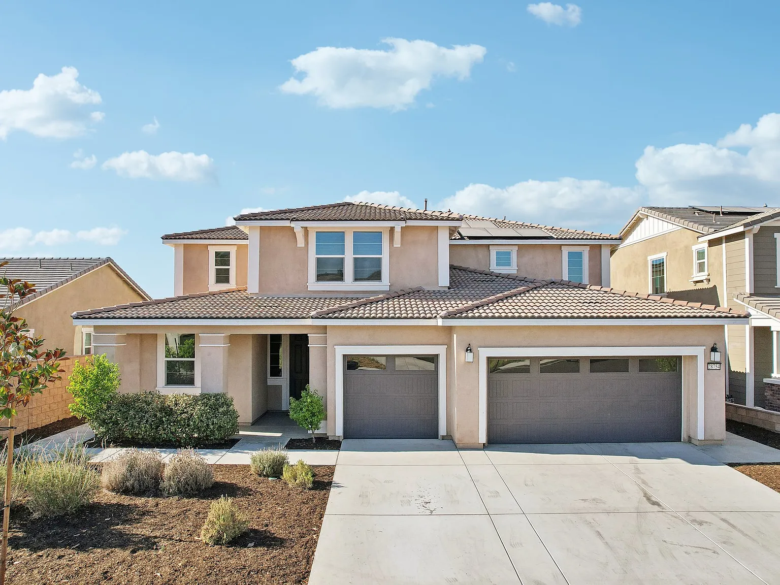 5 bed, 3.5 bath, 3000 sqft, $8,900 — Photo 4