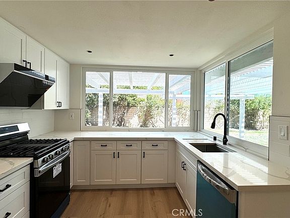 5th image of 15451 Alsace Cir