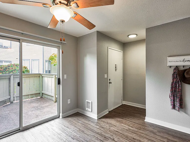 Sterling Pointe — Photo 21