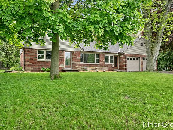 2nd image of 1651 Lockhart Dr NW