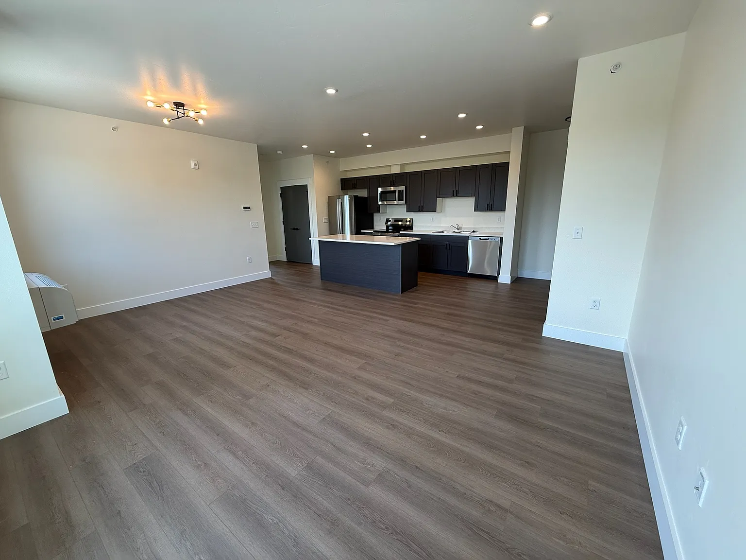 105 Colorado Ave — Photo 1