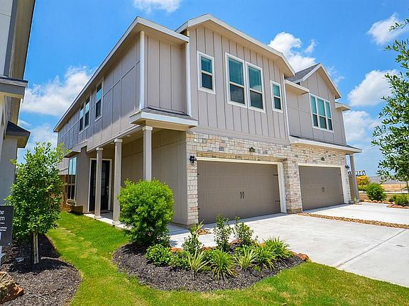 2nd image of 5610 Amber Brook Ln