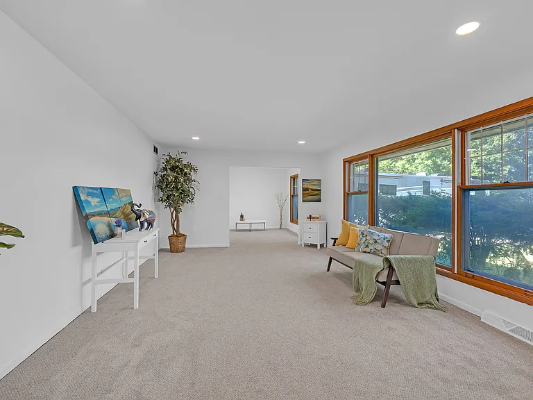 1130 Home Ave — Photo 5