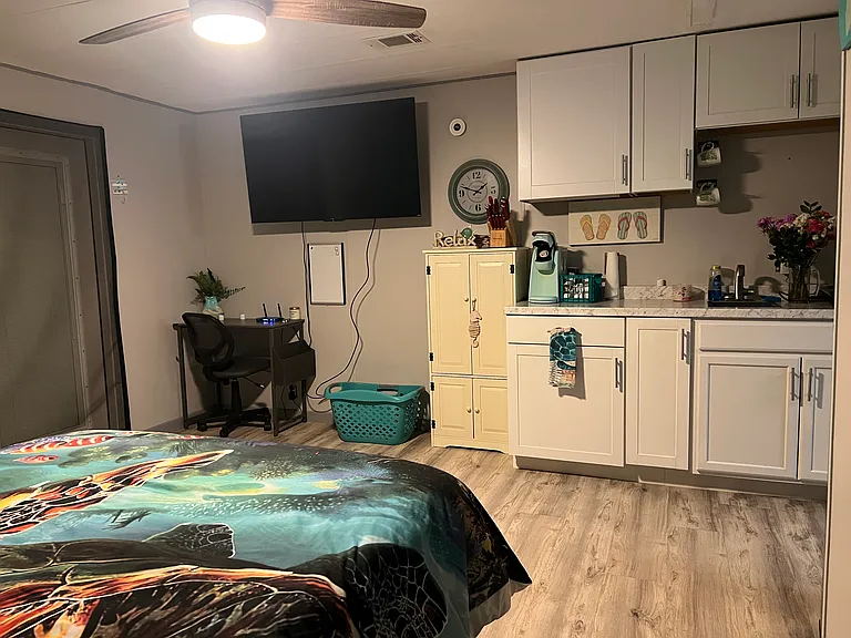 105 Creek Ct — Photo 1