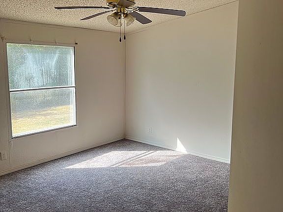 3rd image of 105 Rolling Hills St