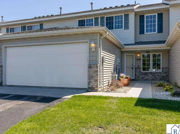 1504 Praha St SE, New Prague, MN 56071