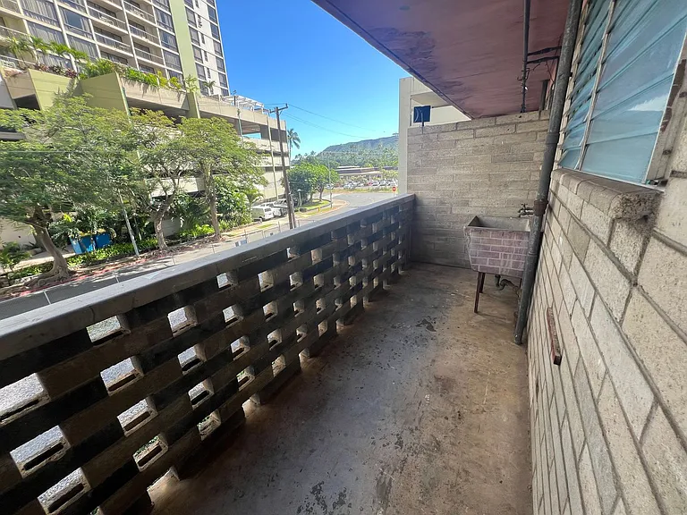 215 Paoakalani Ave — Photo 8