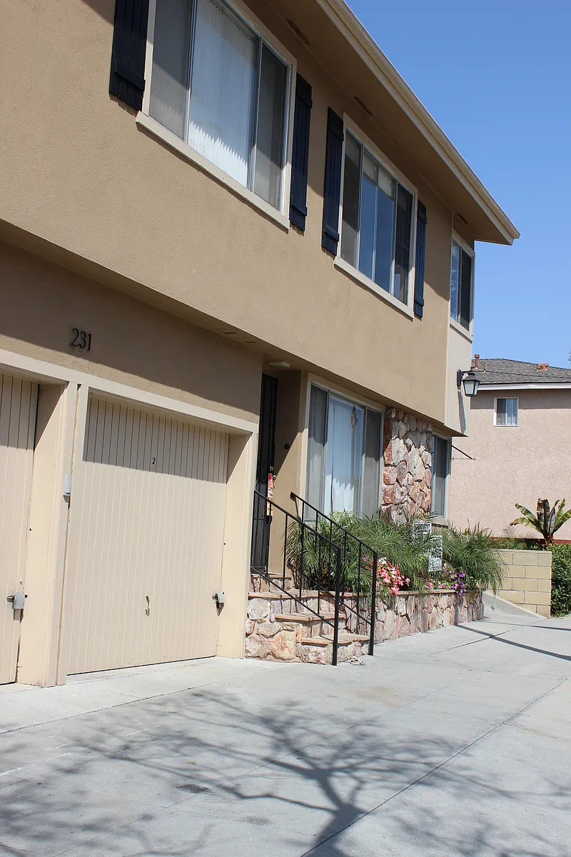 Building Photo - 231 Grand Ave #5