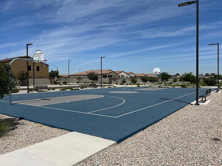 2440 W Bowker St — Photo 33