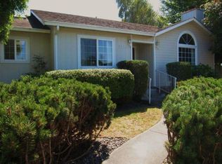 2291 Hannah Ct, Fortuna, CA 95540