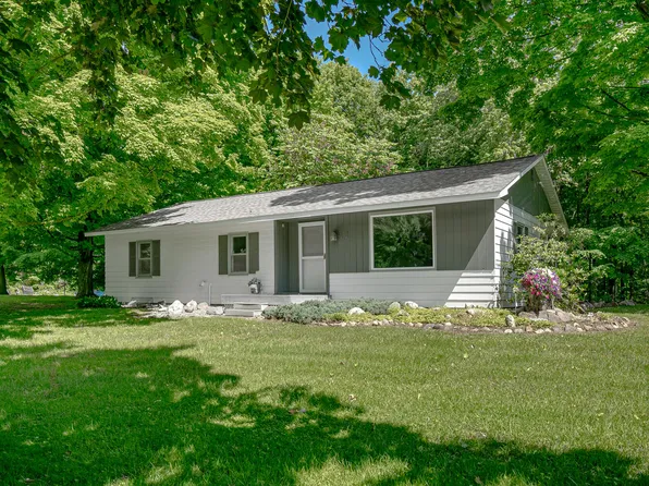 41 Oliverda Dr, Sherwood, MI 49089
