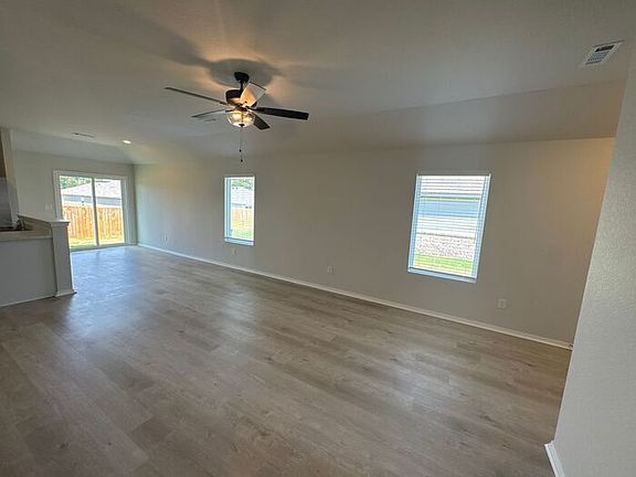 5th image of 70 Kyndall Lauren Ln
