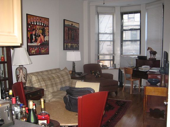 3rd image of 57 W 90th St APT 5