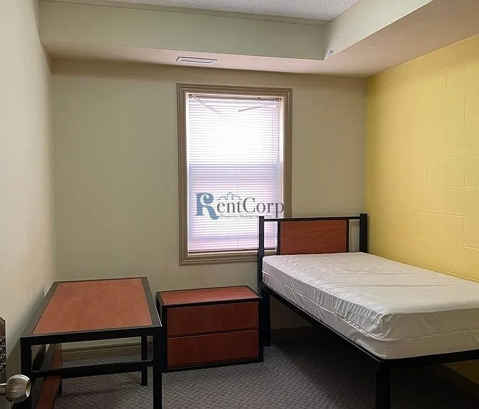 402 Lester St #2 — Photo 1