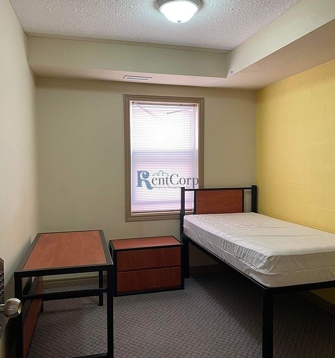 1st image of 402 Lester St Unit 2