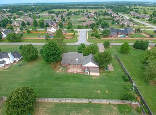 432 Pinkley Rd, Springdale, AR 72762