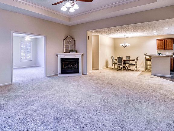 3rd image of 8215 Wyntree Villas Dr