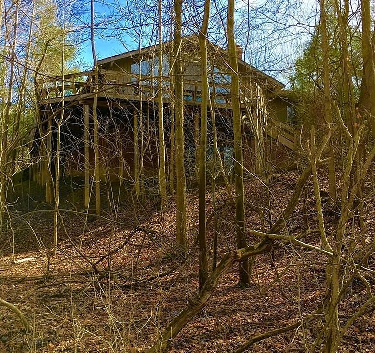 1st image of 320 Woodridge
