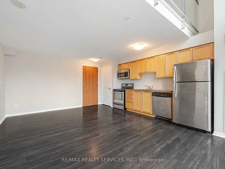 215 Queen St E #211 — Photo 8