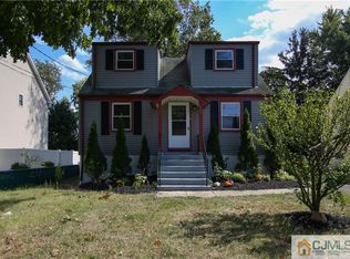114 10th St, Piscataway, NJ 08854
